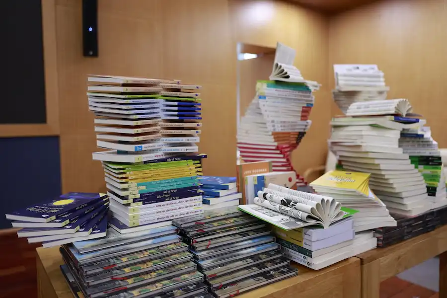 100 Tủ Sách – 1000 Cơ Hội Học Tập