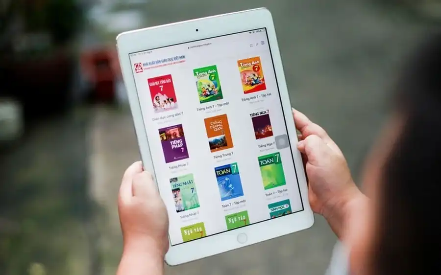 Xu Hướng Phát Triển Sách Điện Tử Việt Nam Năm 2025: Cơ Hội Vàng Cho Ngành Xuất Bản Trong Kỷ Nguyên Số