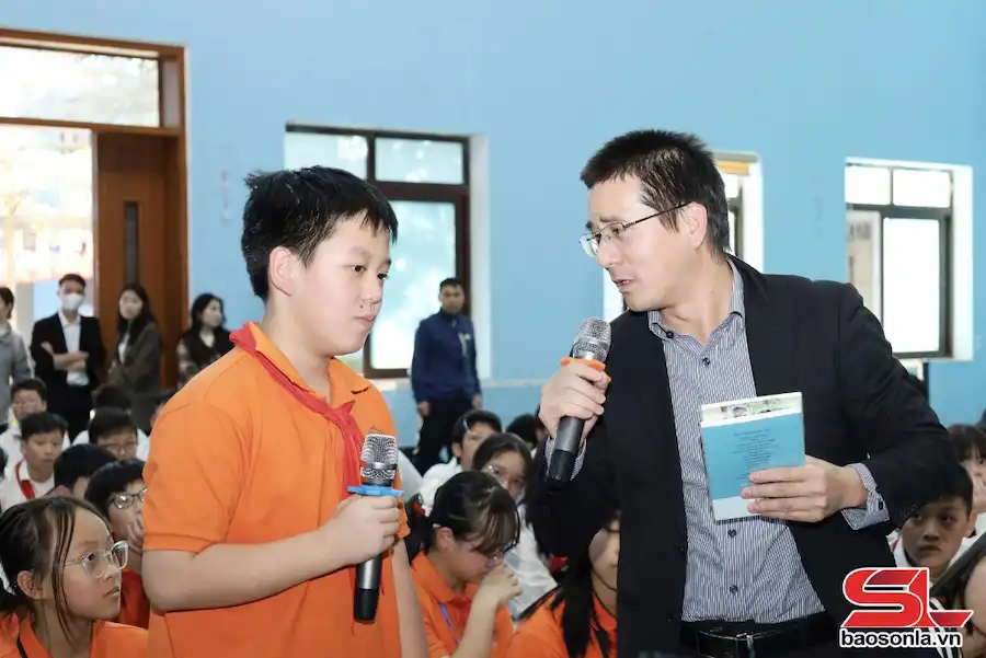 Đẩy Mạnh Đổi Mới Hoạt Động Thư Viện Phục Vụ Thiếu Nhi Năm 2025