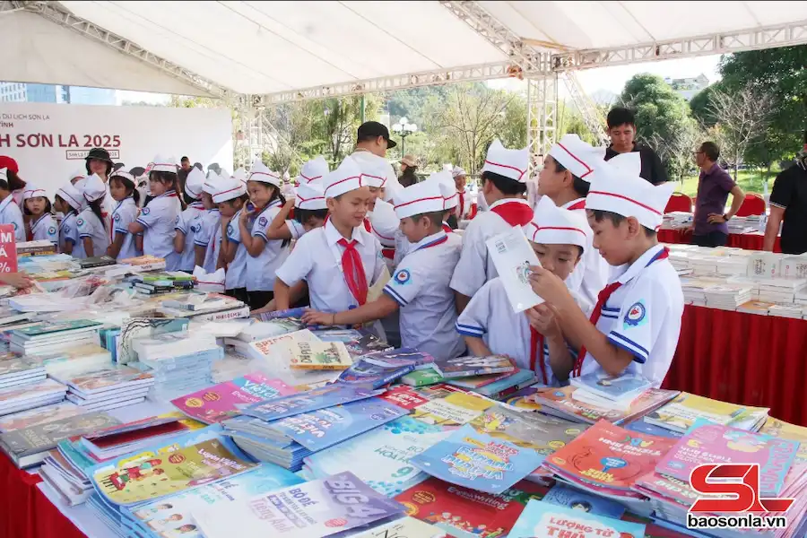 Phát Triển Kỹ Năng Đọc cho Thiếu Nhi Sơn La: Nâng Tầm Văn Hóa Đọc Thời Đại Số