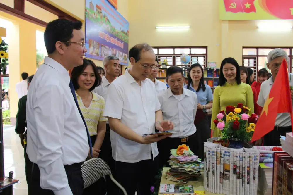 Thư viện và Trung tâm sinh hoạt văn hóa cộng đồng