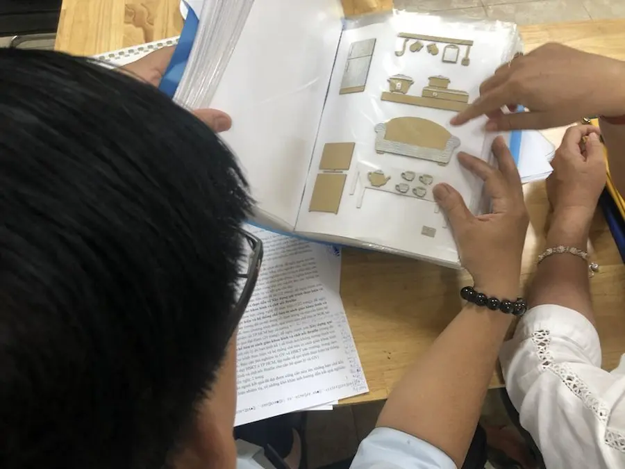 sách chữ nổi