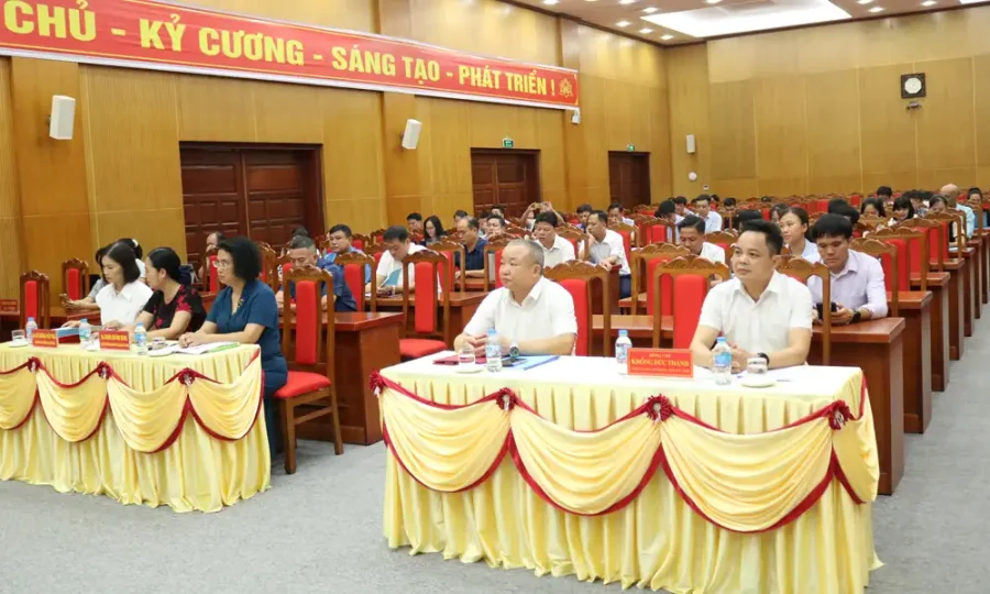 Đại diện các cơ quan, ban ngành tham dự chương trình tập huấn nghiệp vụ thư viện tại Bắc Ninh