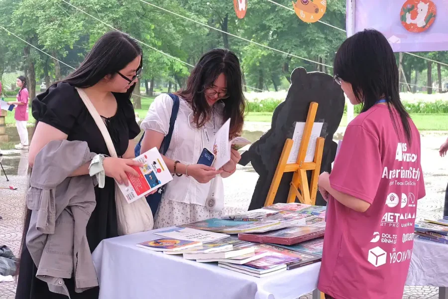 Người trẻ tham gia hội chợ sách và các hoạt động lan tỏa văn hóa đọc