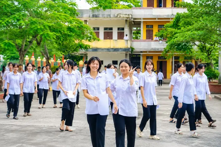 Học sinh Ninh Bình trong kỳ thi tốt nghiệp THPT