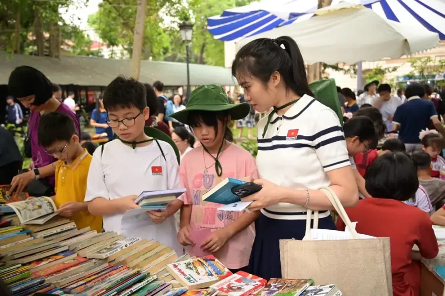 Không gian thư viện hiện đại thu hút đông đảo bạn đọc trẻ