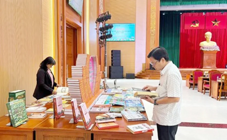 Đội liên ngành kiểm tra hoạt động in ấn tại Đồng Tháp