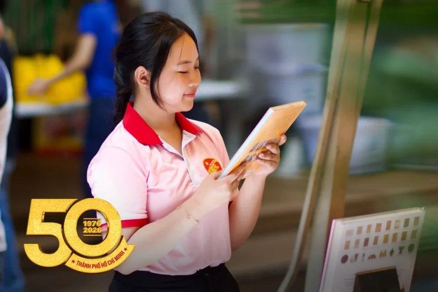Đại sứ Văn hóa đọc Anh Thư và nhà báo Trung Nghĩa lan tỏa tình yêu sách tại TP.HCM