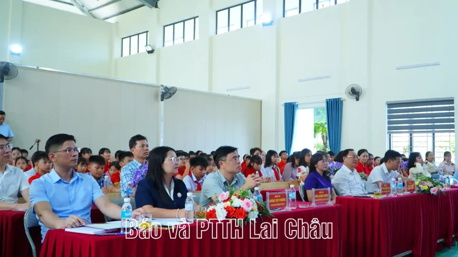 Đại biểu và học sinh tham dự lễ tổng kết Cuộc thi Đại sứ Văn hóa đọc năm 2026