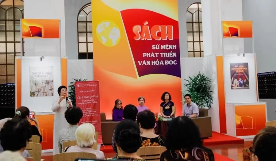Không gian đọc sách tại tủ sách cộng đồng và thư viện mở